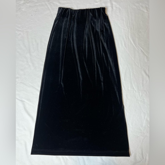 COPY - Women’s Dressbarn Black Velvet Midi Skirt - Picture 2 of 3